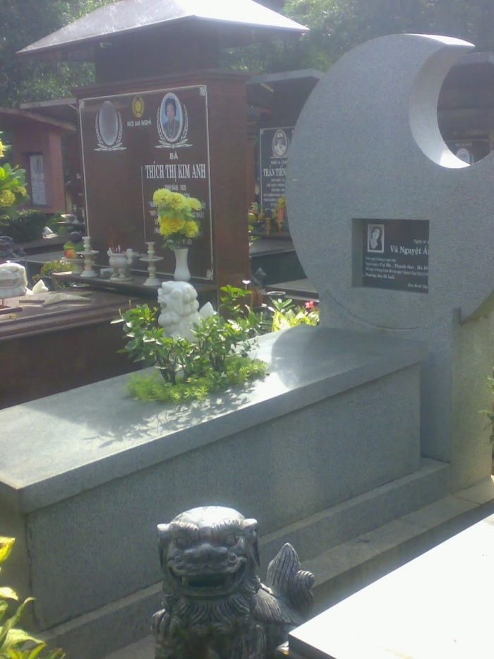 Mộ Nghệ Sỹ